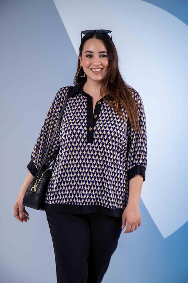 3330377 بلوزة نسائية منقوشة بأزرار أمامية باللون الأزرق