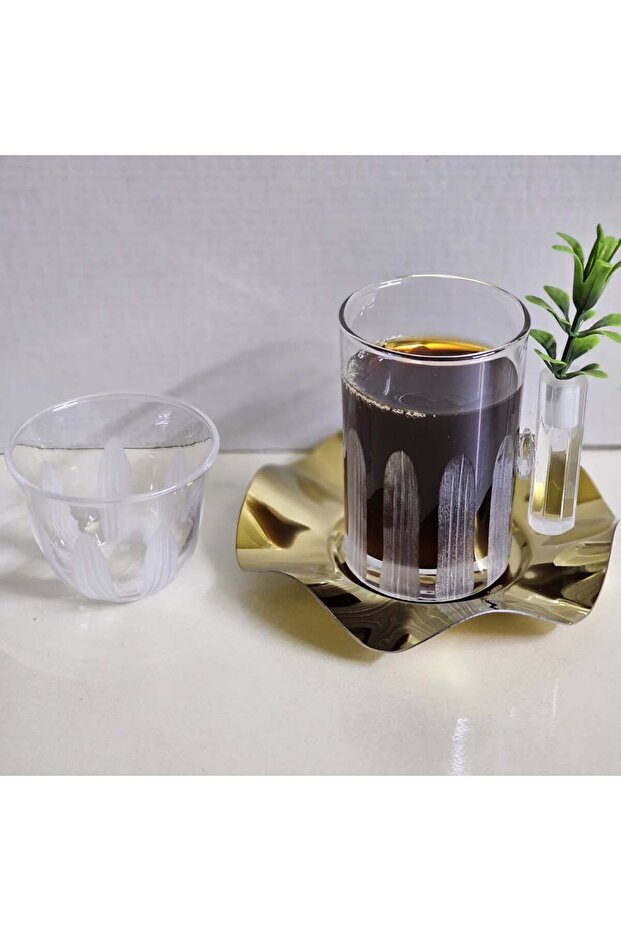 18 Pieces Cups and Mirra Set Metal Plate