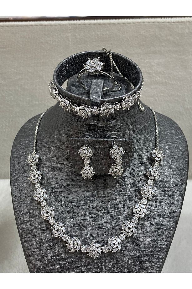 Elegant Clustered Kadın Gerdanlık Set Kolye Küpe Bileklik Yüzük Seti - 3