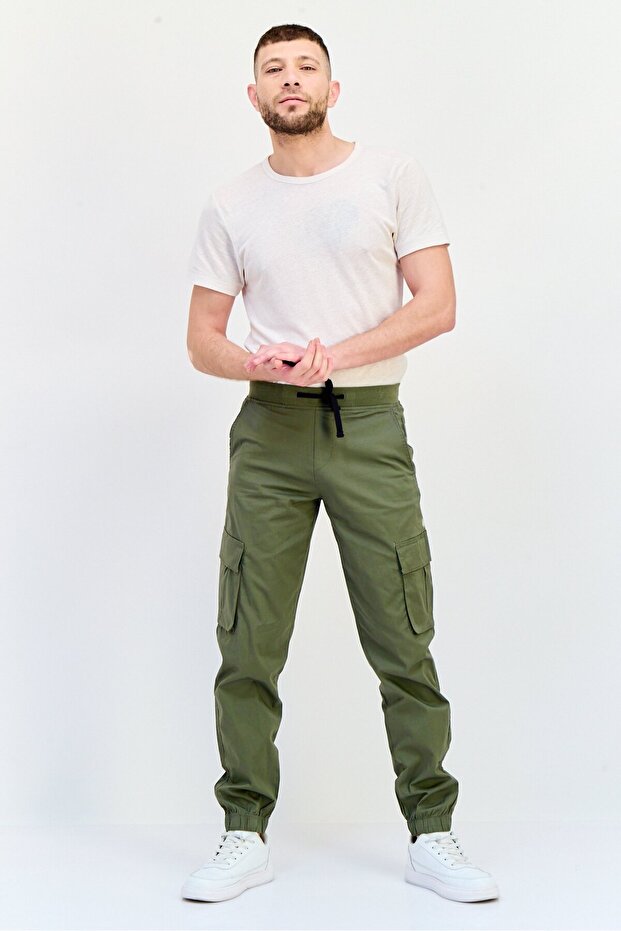 بنطلون كارجو رجالي بقصّة عادية ورباط، زيتوني - 4