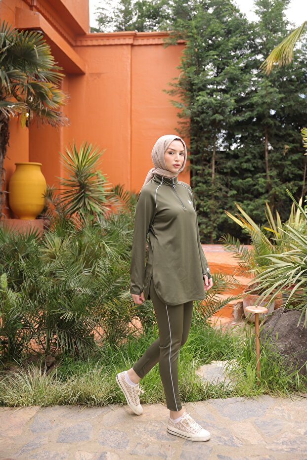 Women's Half Zipper Diving Fabric Mold Jogger Hijab Swimsuit Closed
