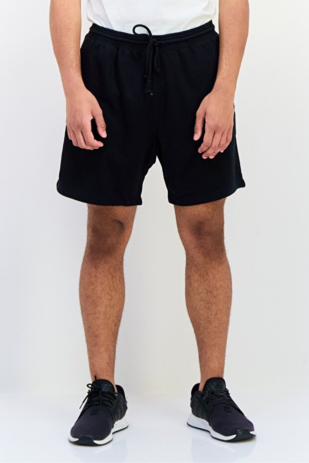 Men Solid Basic Shorts, Black - 1