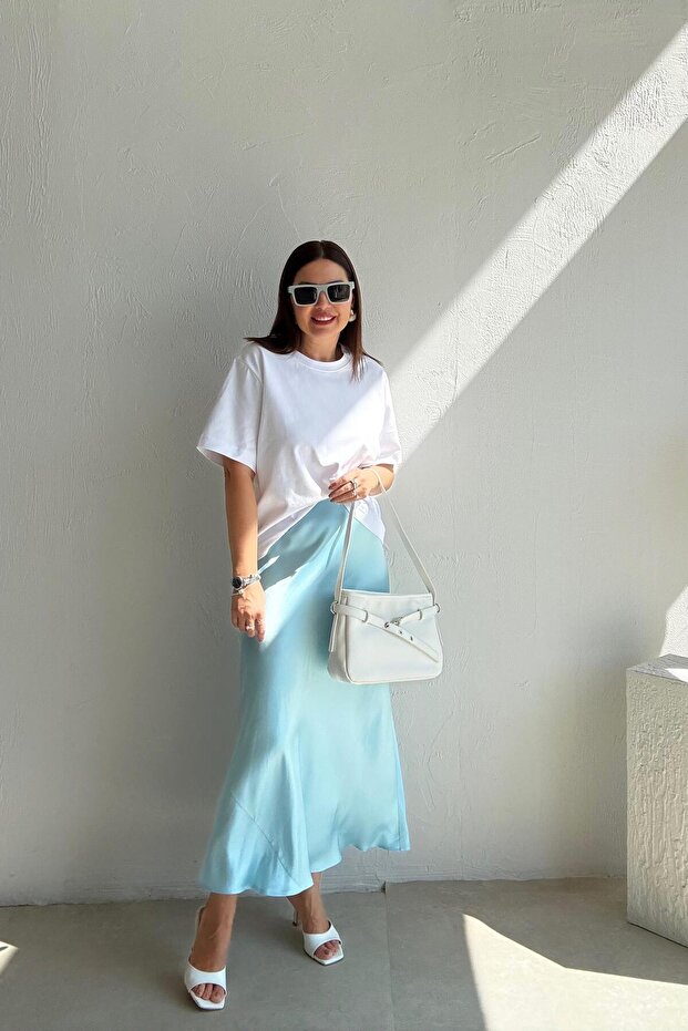 تنورة الساتان الأساسية الزرقاء - 5