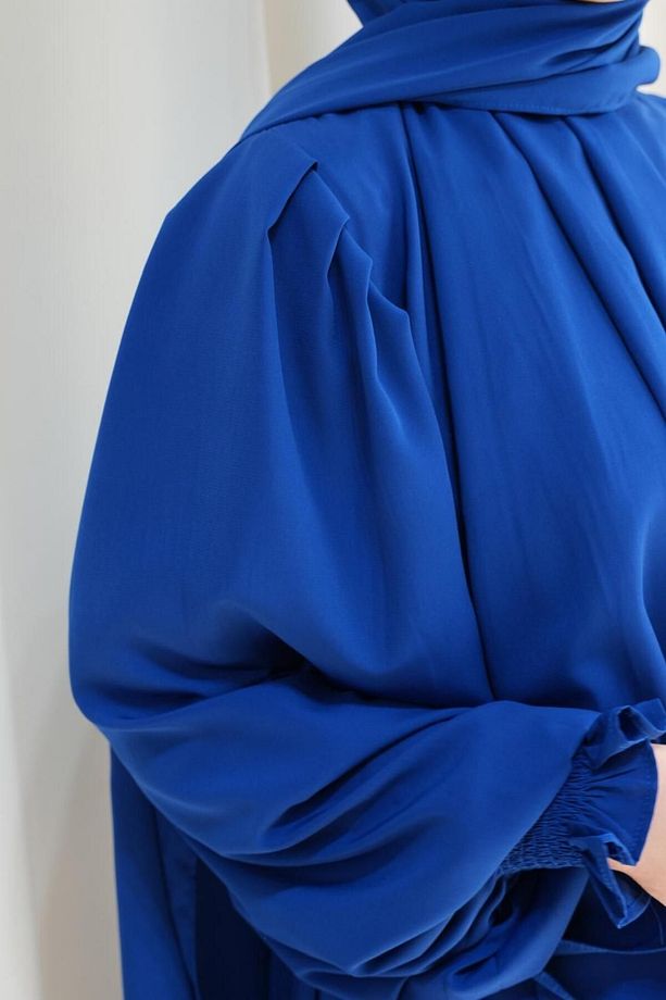 Model Meryem Medine İpeği Çiçek Kol Detaylı Tesettür Elbise (Şal Dahil) - Mavi - MERYEM01013Ş - 7
