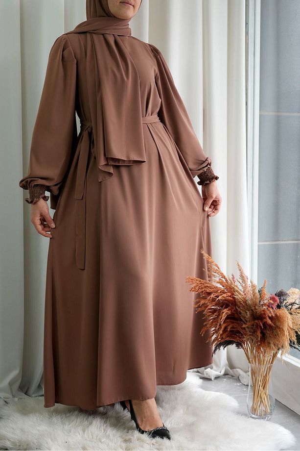 Model Meryem Medine Ipeği Çiçek Kol Detaylı Tesettür Elbise (ŞALSIZ) - Sütlü Kahve - Meryem01011 - 6