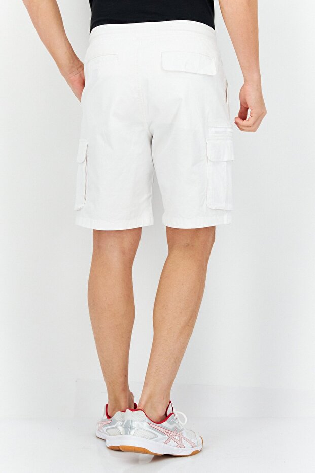 شورت كارجو سادة بقصّة عادية للرجال، أبيض - 2