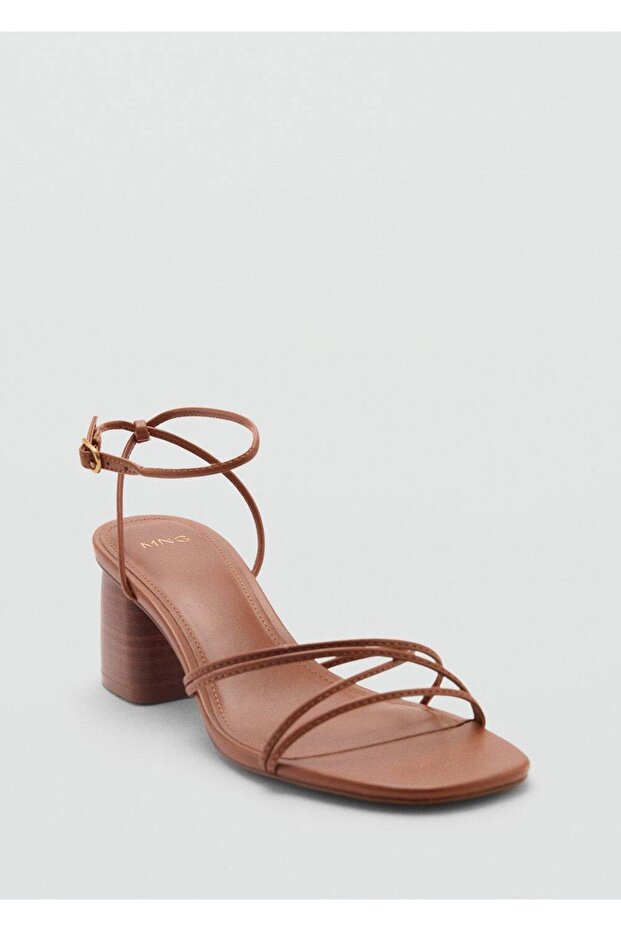 Çapraz kayışlı topuklu sandalet - 1