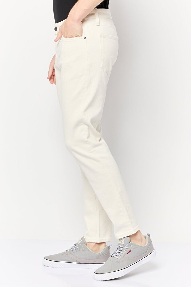 بنطلون جينز رجالي قصة ضيقة قابل للتمدد، لون كريمي - 3