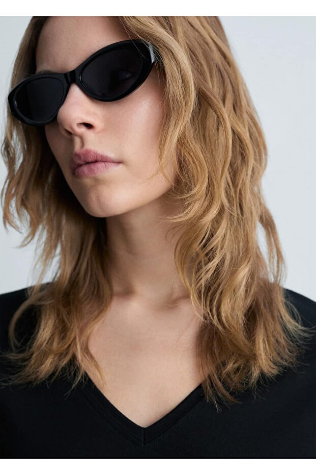 V yakalı pamuklu tişört - 5