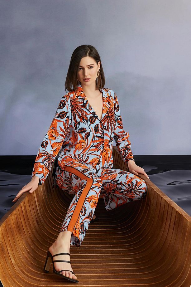 Yaprak Desenli Gömlek Yakalı Boydan Düğmeli Pijama Takımı - 5