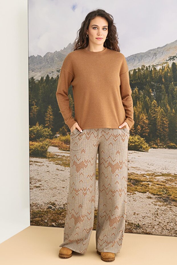 مجموعة ملابس علوية وسفلية بأكمام طويلة منقوشة - 1