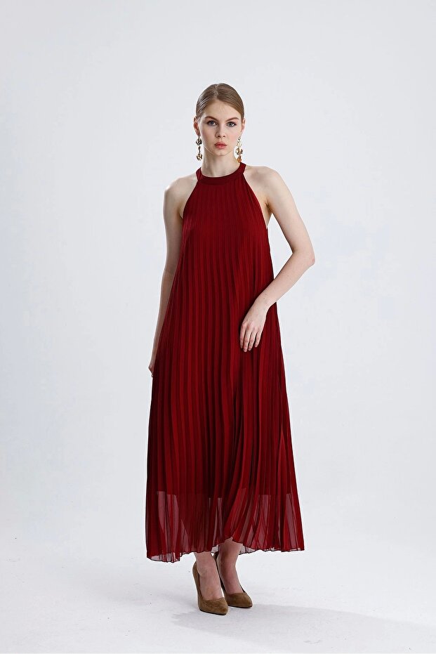 Halter yaka pliseli dökümlü elbise - 1