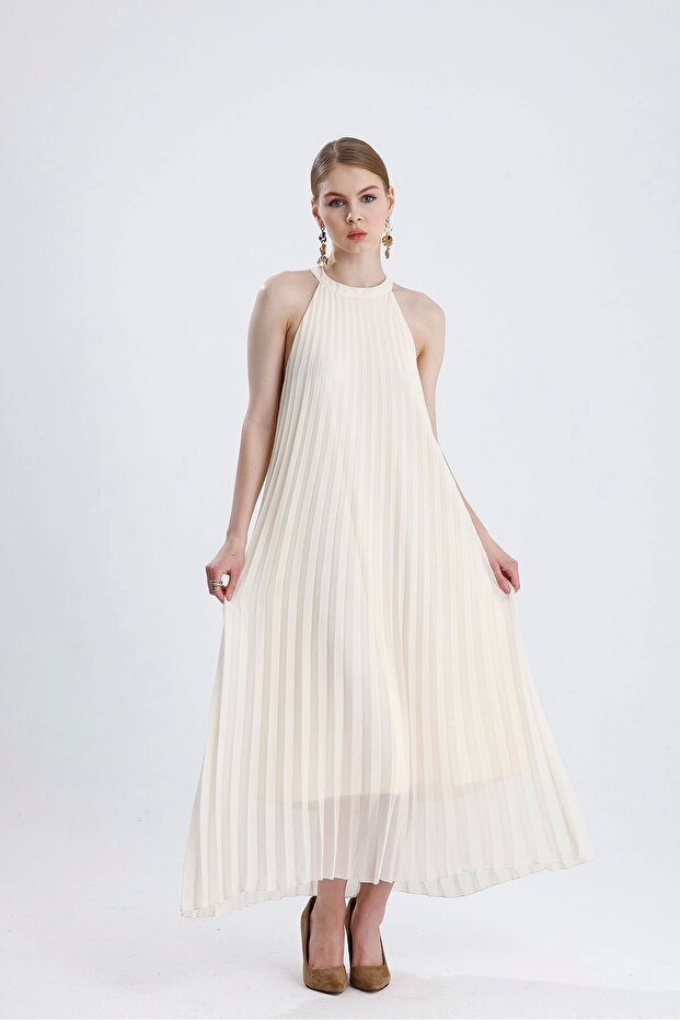 Halter yaka pliseli dökümlü elbise - 5