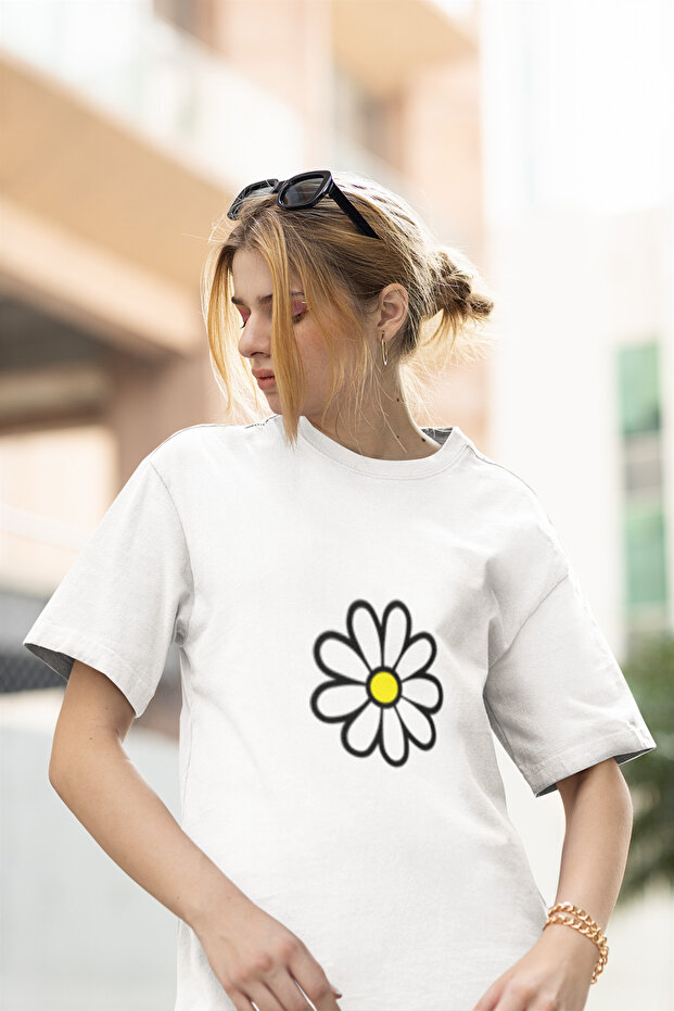 Daisy Printed Women's Crew Neck Cotton Oversize Fit Short Sleeve T-Shirt