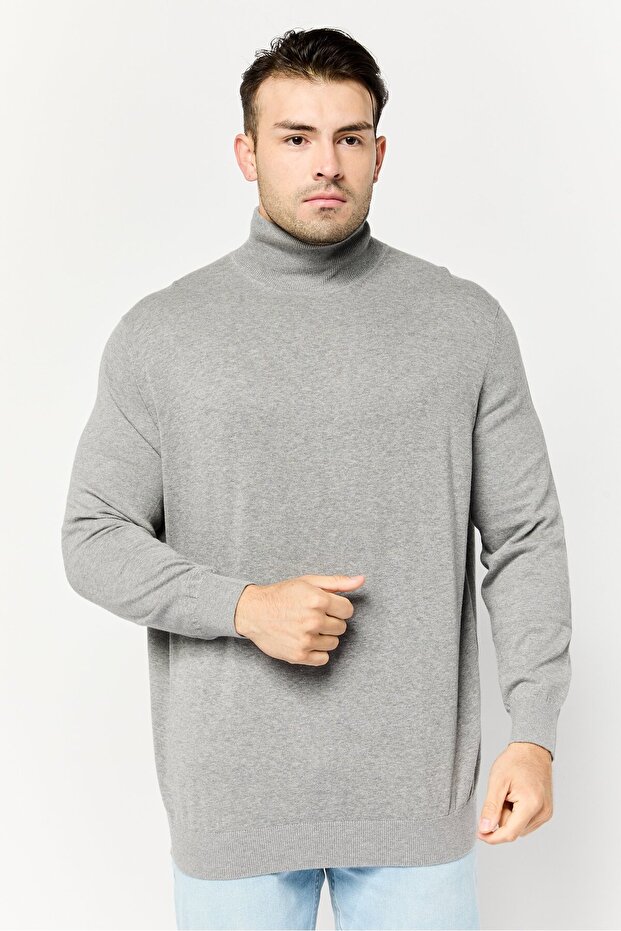 سترة رجالية محبوكة برقبة عالية، رمادية - 1