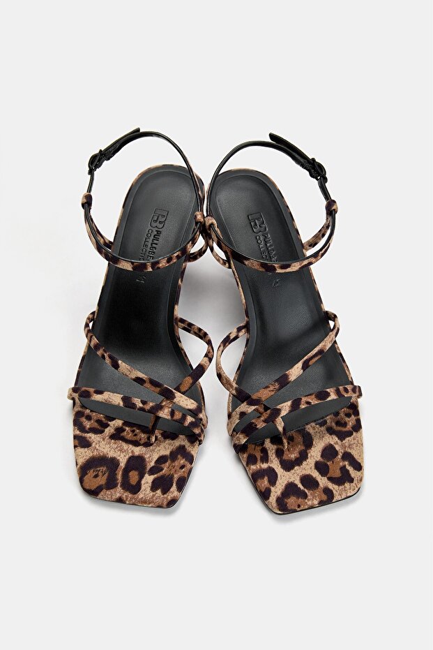Leopar desenli ve topuklu sandalet - 4