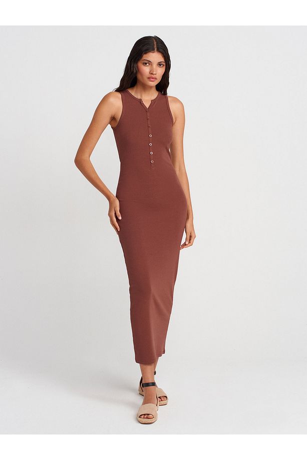 91467 Düğme Detaylı Maxi Boy Elbise-Kahve - 1