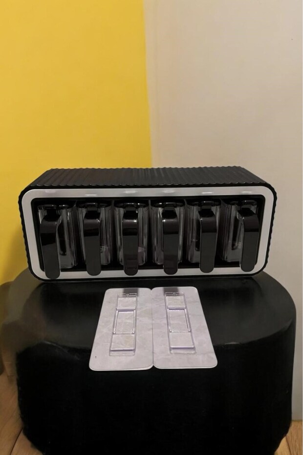 مجموعة من 6 علب توابل ذاتية اللصق مع حامل وغطاء وملعقة - حامل وعاء توابل بمقبض - 4