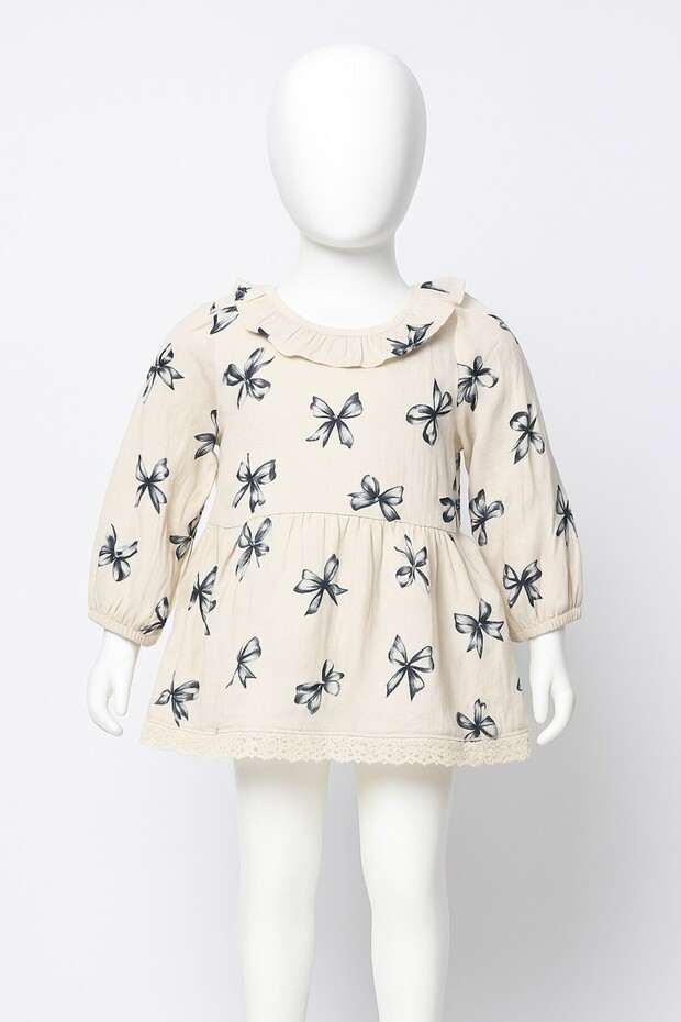 Devojčica u lanenoj haljini - 2