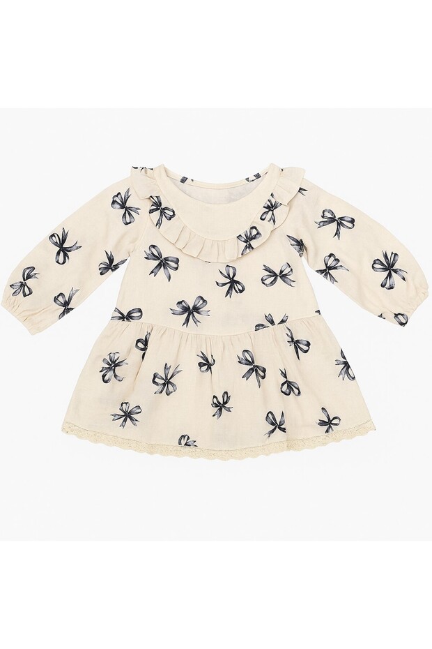 Devojčica u lanenoj haljini - 1