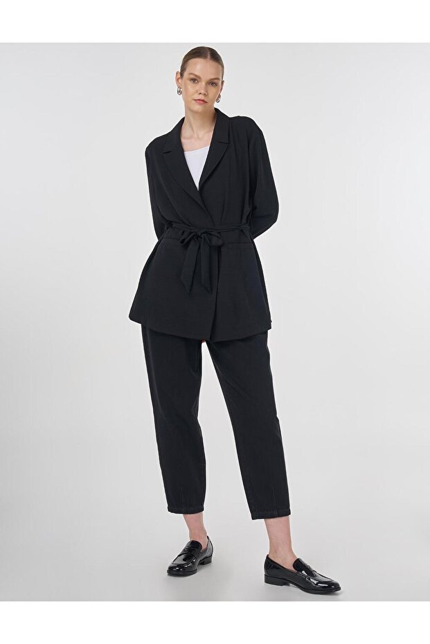 سترة بحزام أسود - 2