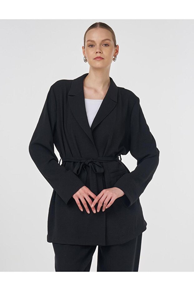 سترة بحزام أسود - 1