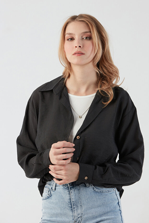 Basic Body Detaylı Kolyeli Gömlek - 4