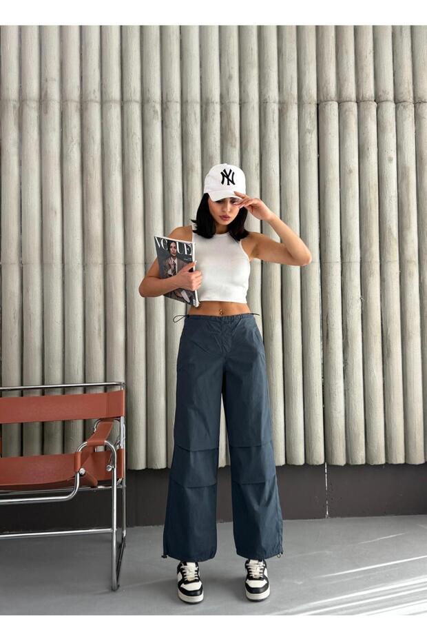 بنطال باراشوت بتفاصيل طيات في الركبتين - 3