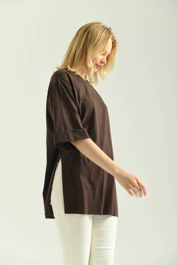 Brown Double Sleeve Wide Cut Asymmetric Slit Knitted T-Shirt