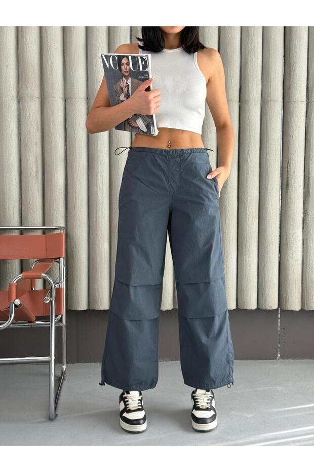 بنطال باراشوت بتفاصيل طيات في الركبتين - 7