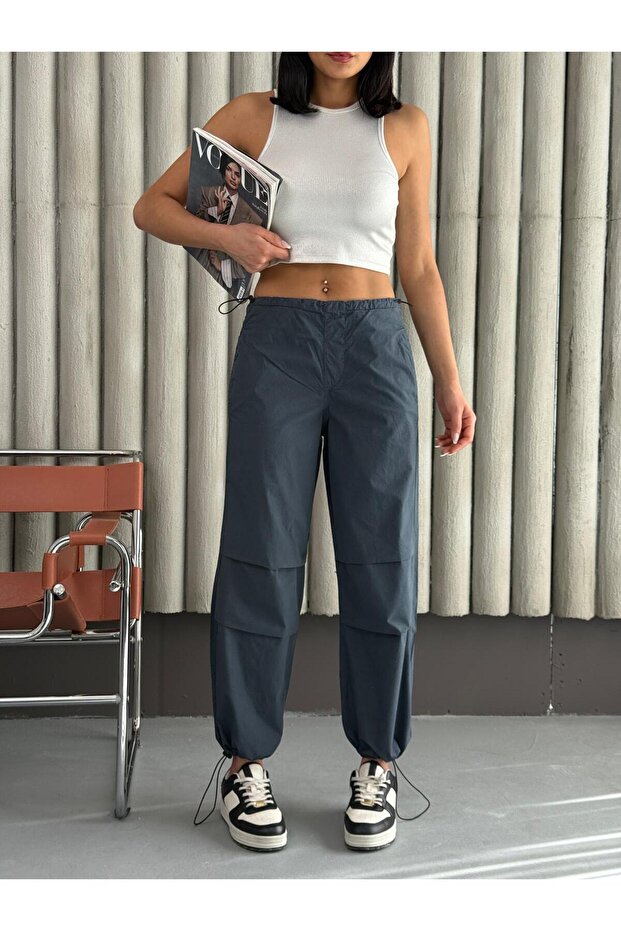 بنطال باراشوت بتفاصيل طيات في الركبتين - 5