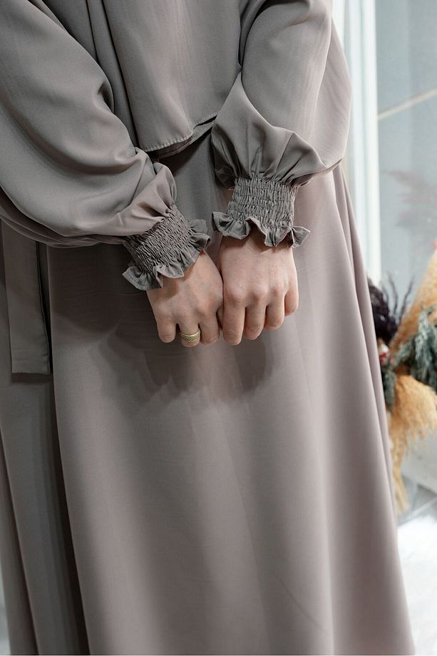 Model Meryem Medine İpeği Çiçek Kol Detaylı Tesettür Elbise (Şal Dahil) - Vizon- MERYEM01019Ş - 8
