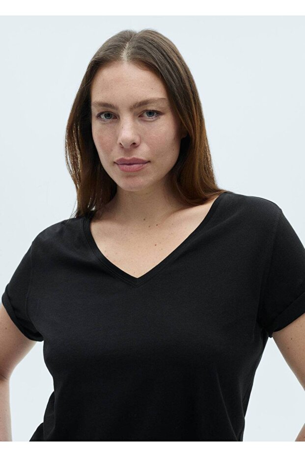 V yakalı pamuklu tişört - 7