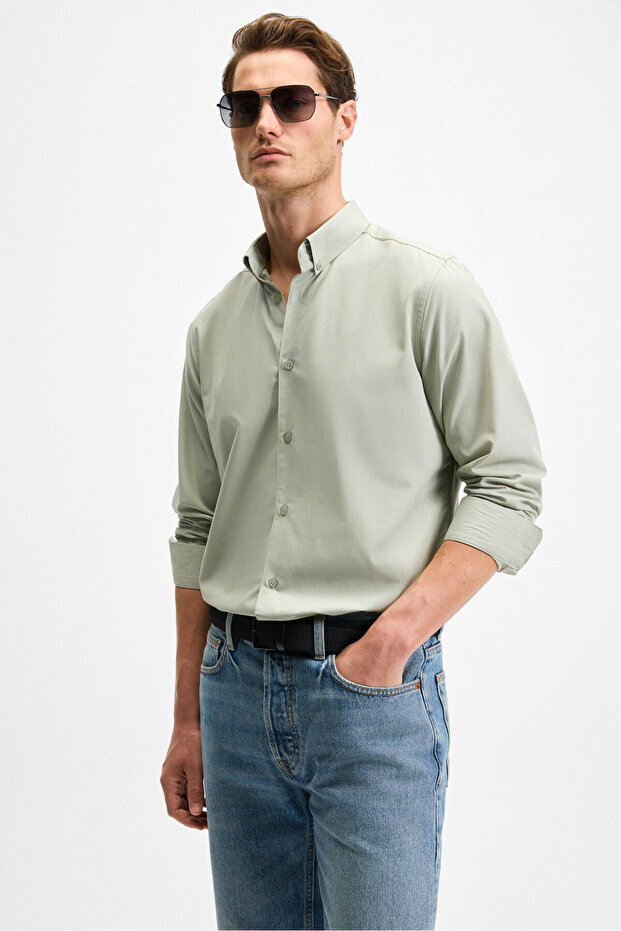 Risto Men's Green Shirt with Fabric Collar and Cuffs That Minimizes the Need for Ironing after Washing