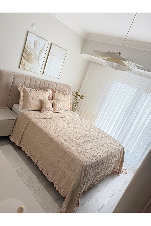 Love Garden Frill Bed Cover [Mink]
