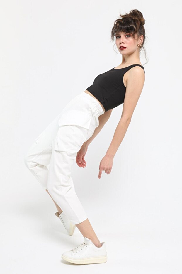 25585 Cargo Pocket Detailed Trousers
