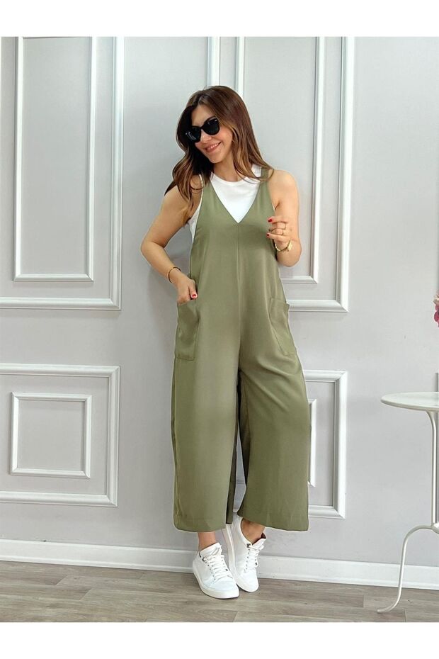 بذلة برقبة على شكل حرف V من الأمام والخلف - 5