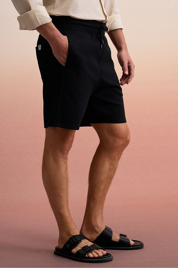 TYRONE Erkek Beli Lastikli Arka Tek Cepli Relaxed Fit Siyah Şort - 3