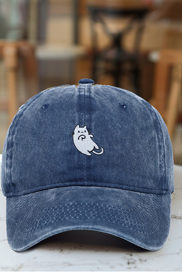 قبعة القطة الطائرة القديمة - 1