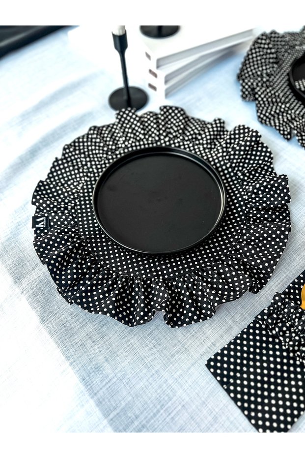 Doritta Polka Dot Linen Frilly Round Plate / American Service Set of 6