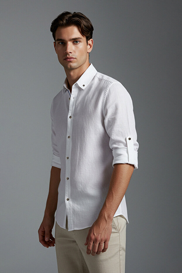 Beyaz Düğmeli Yaka Apoletli Slim Fit Uzun Kollu %100 Pamuklu Keten Görünümlü Gömlek TMNSS20GO0189 - 1