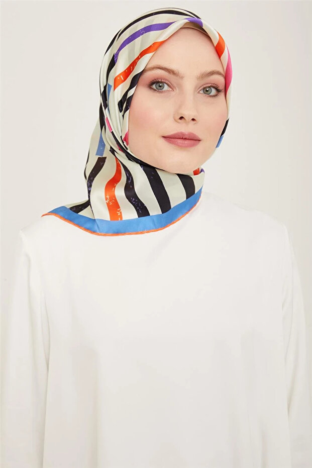 Sura Silk Scarf 9101D (S) 90 X 90 Blue - 32