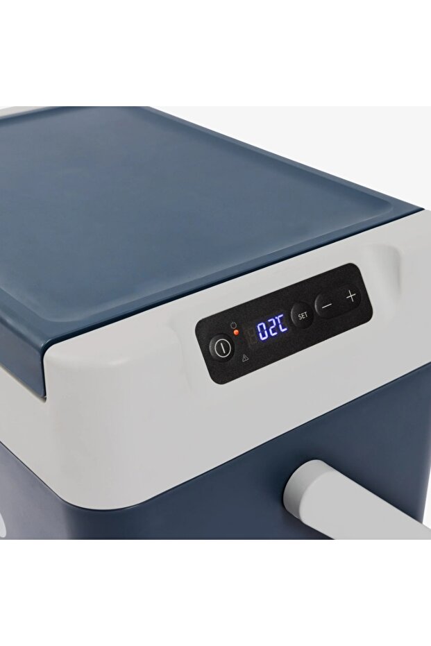 Igloo ICF 18 compressor refrigerator, 12/24/220V - 4