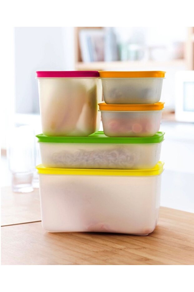 Tuperware Alaska Set. - 1