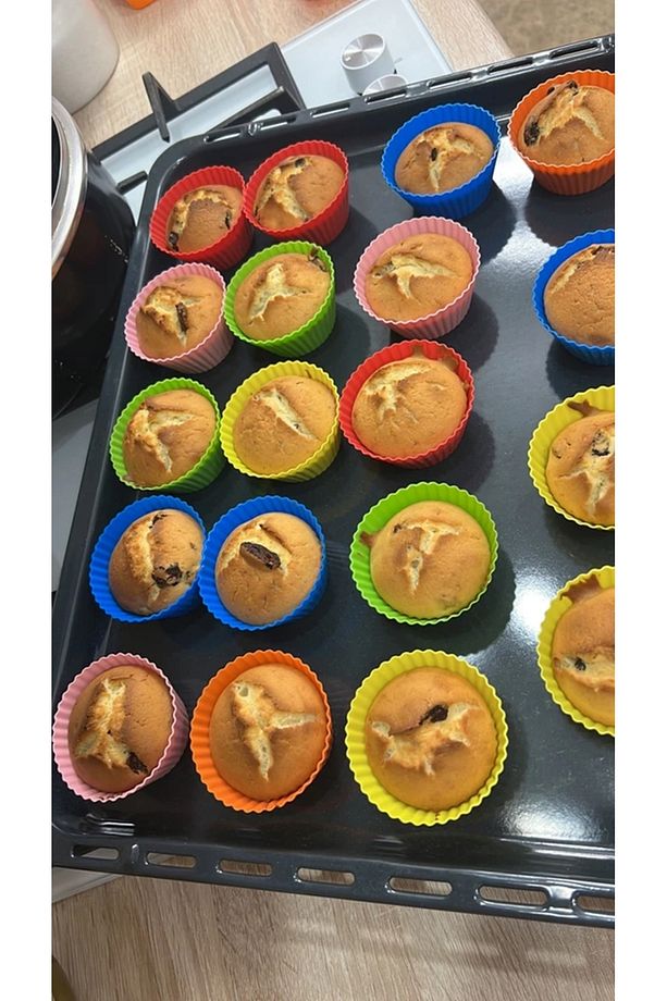 Silikon Muffin Kalıbı - Sürekli Kullanım Muffin Kek Kalıbı 18 ADET 721704 - 7