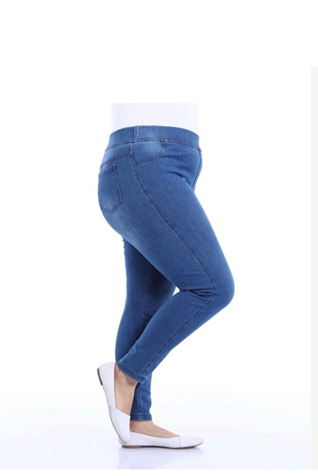 Large Size Skinny Leg Jeans