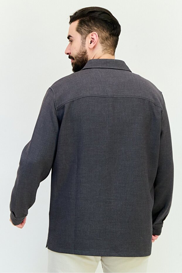 قميص رجالي سادة بأكمام طويلة وقصة عادية، لون فحمي - 2