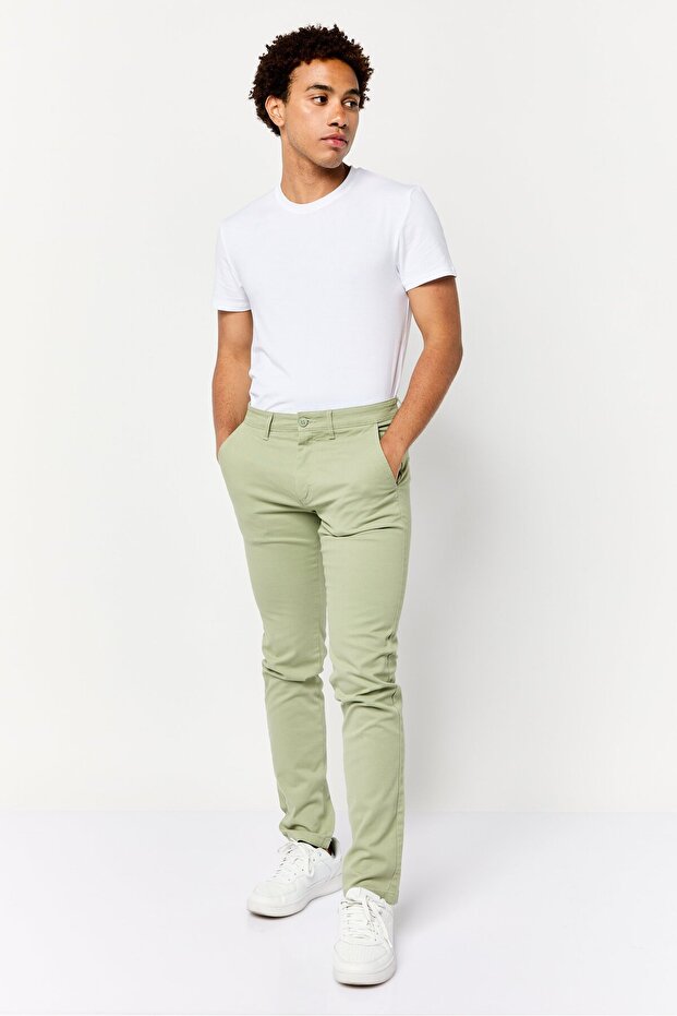 بنطال تشينو سادة بقصّة Slim Fit للرجال، أخضر فاتح - 2