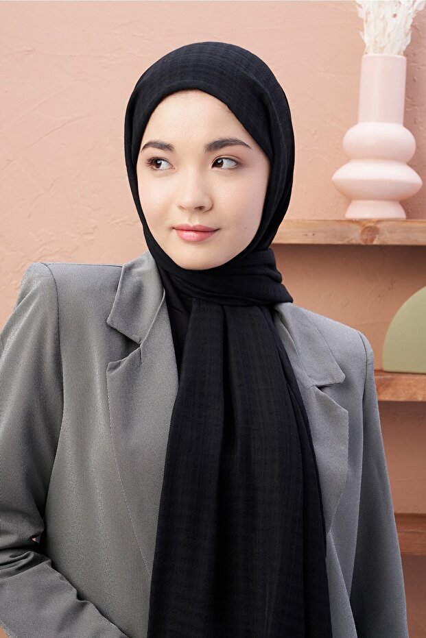 شال قطن من سلسلة ميستو باللون الأسود