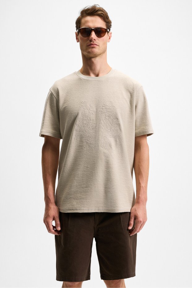 Nelido Men's Embroidery Detailed 100% Organic Cotton Crew Neck Short Sleeve Regular Fit Stone Color T-Shirt